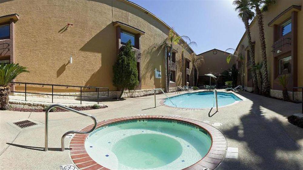 Country Inn & Suites By Radisson, Lackland Afb San Antonio , Tx מראה חיצוני תמונה